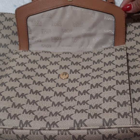 Michael Kors Beige and Brown Signature Tote - Picture 8 of 14